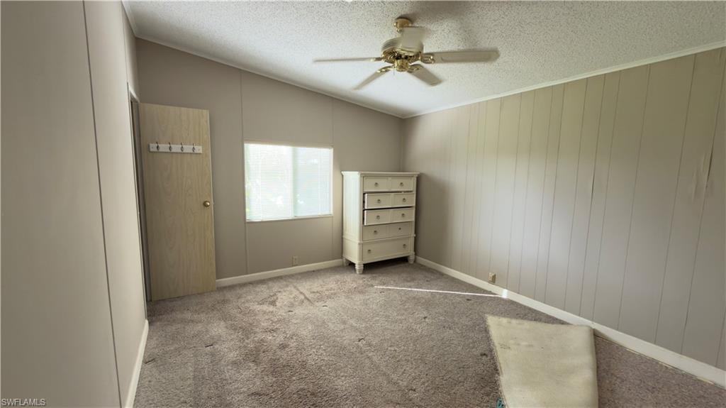 207 Riverwood RD, NAPLES