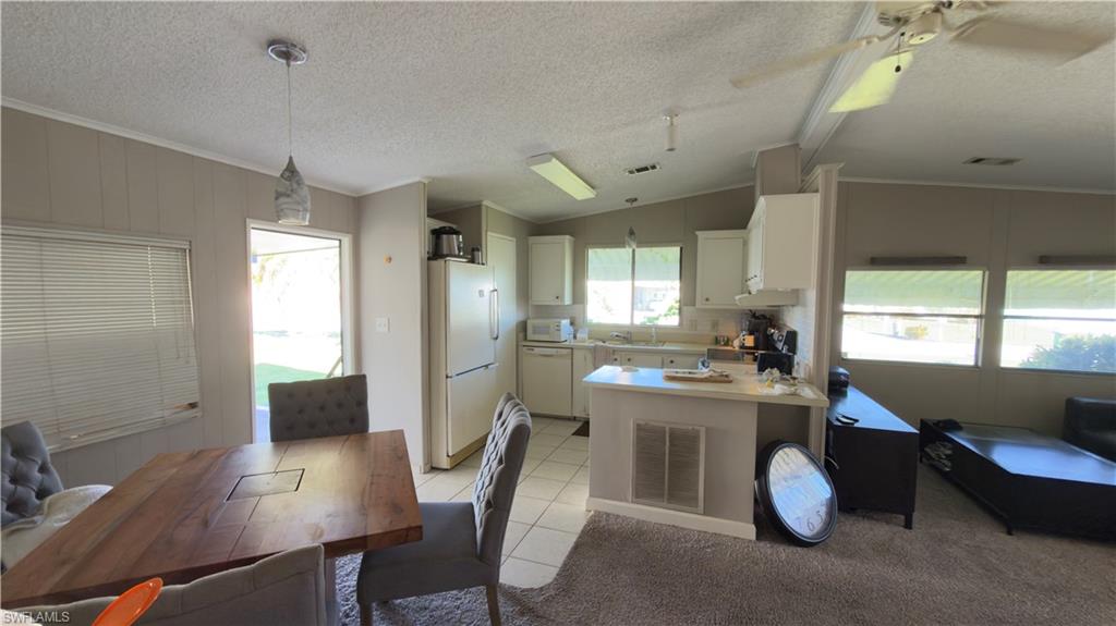 207 Riverwood RD, NAPLES