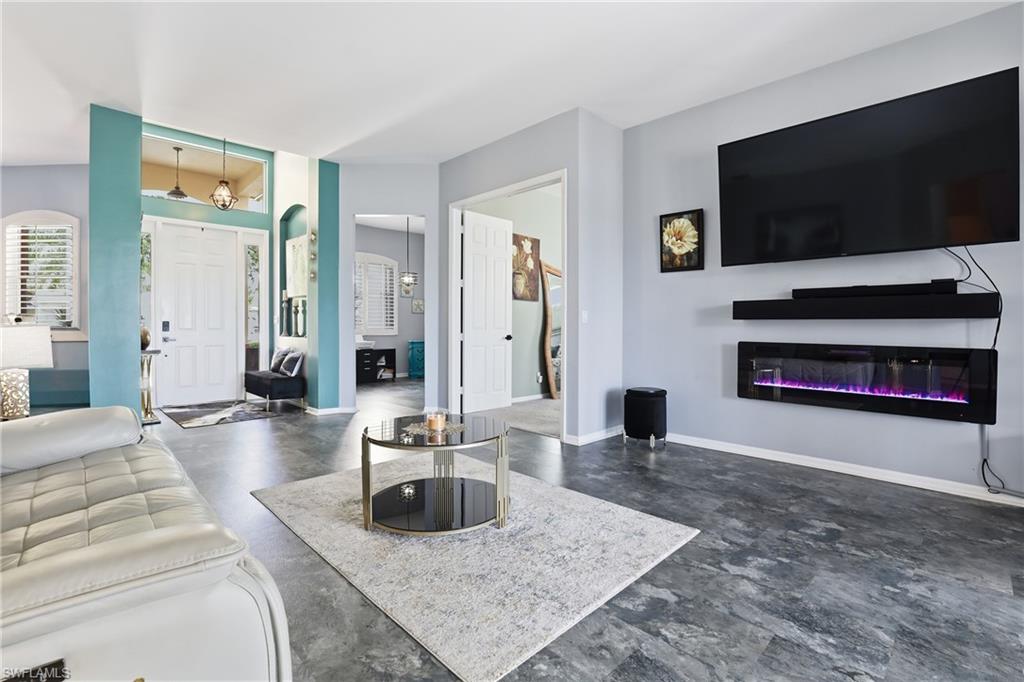 3236 Potomac CT, NAPLES