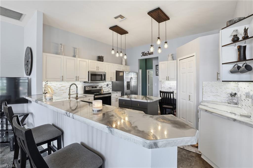 3236 Potomac CT, NAPLES