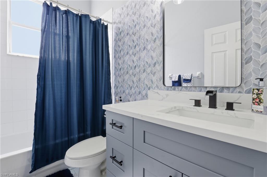 3236 Potomac CT, NAPLES