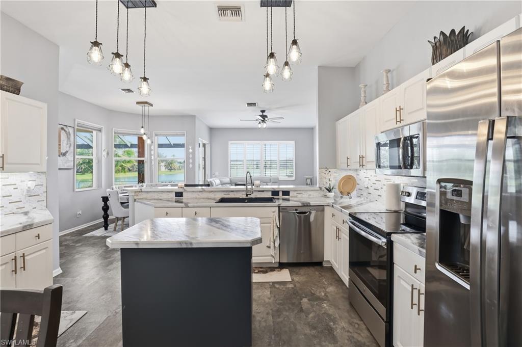 3236 Potomac CT, NAPLES