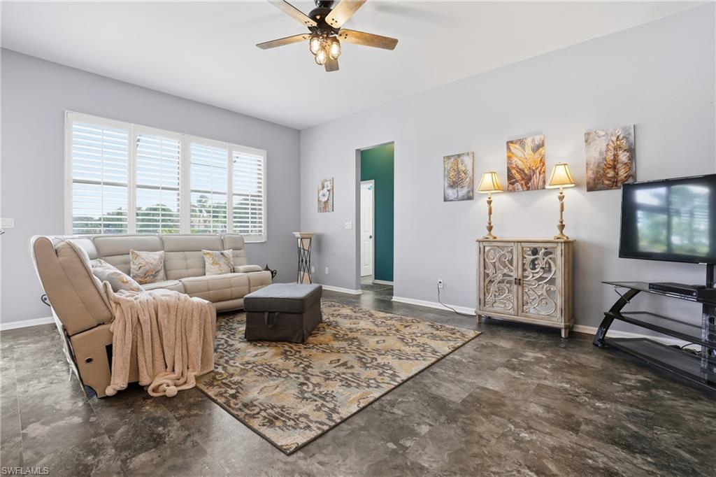 3236 Potomac CT, NAPLES