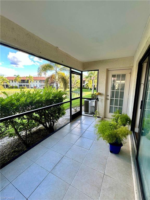 5283 TREETOPS DR # 103, NAPLES Unit: V-103