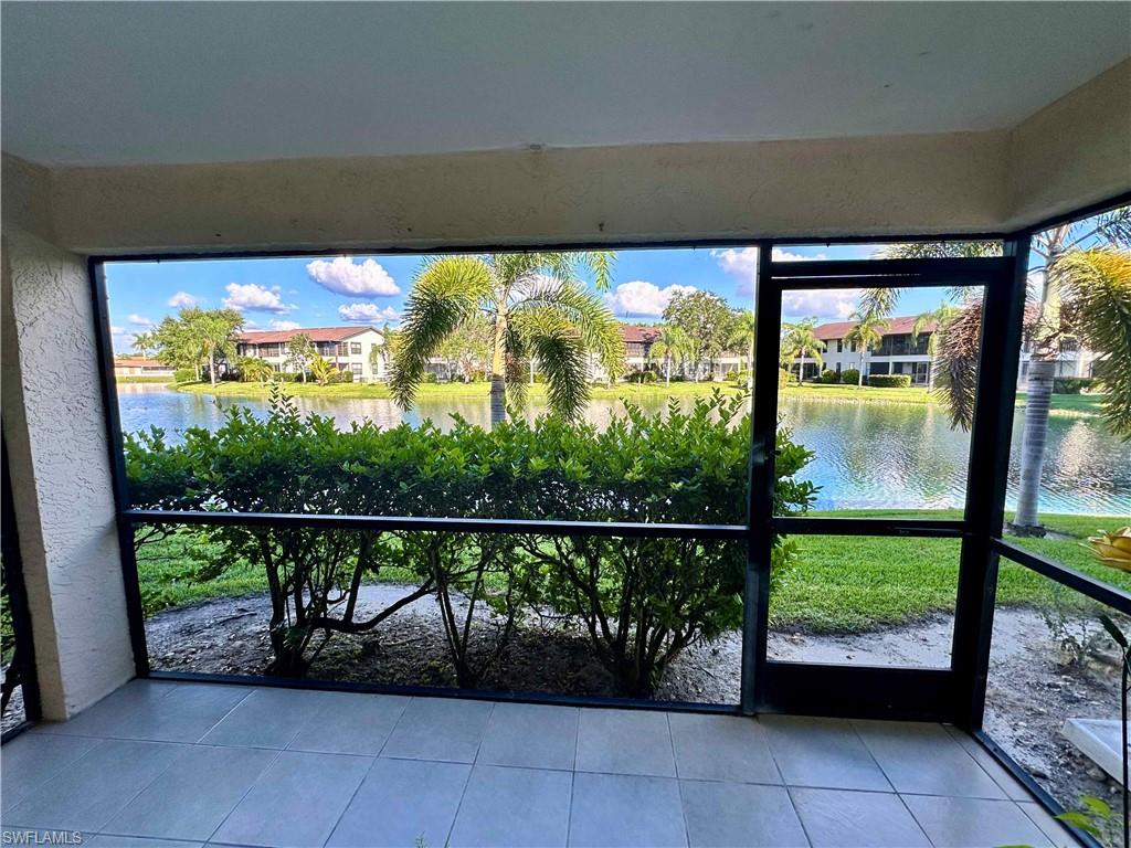 5283 TREETOPS DR # 103, NAPLES Unit: V-103