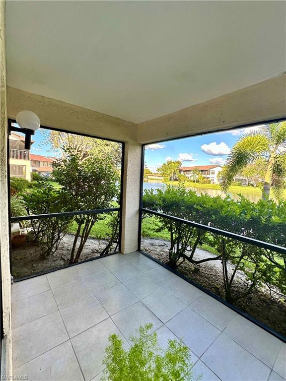 5283 TREETOPS DR # 103, NAPLES Unit: V-103