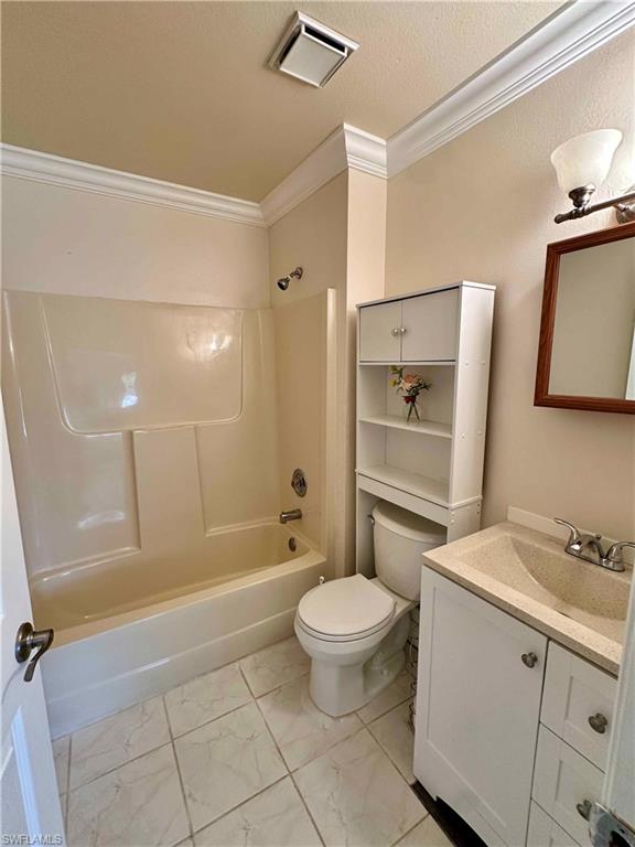 5283 TREETOPS DR # 103, NAPLES Unit: V-103