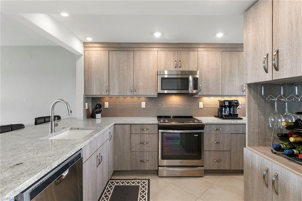 730 W Elkcam CIR # 210