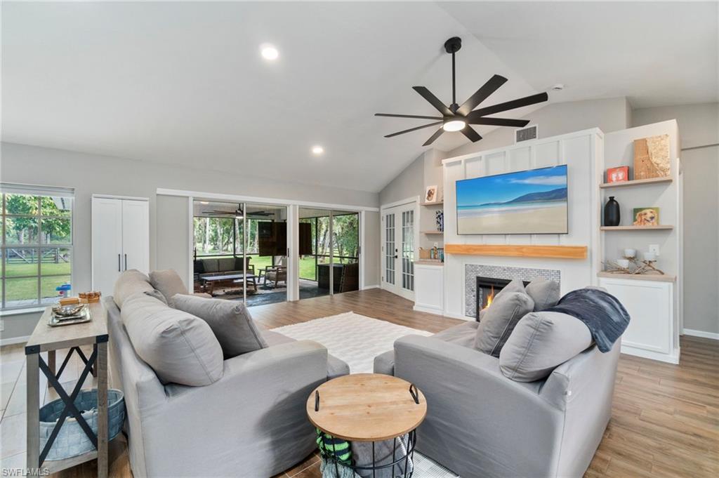 640 13th ST NW, NAPLES