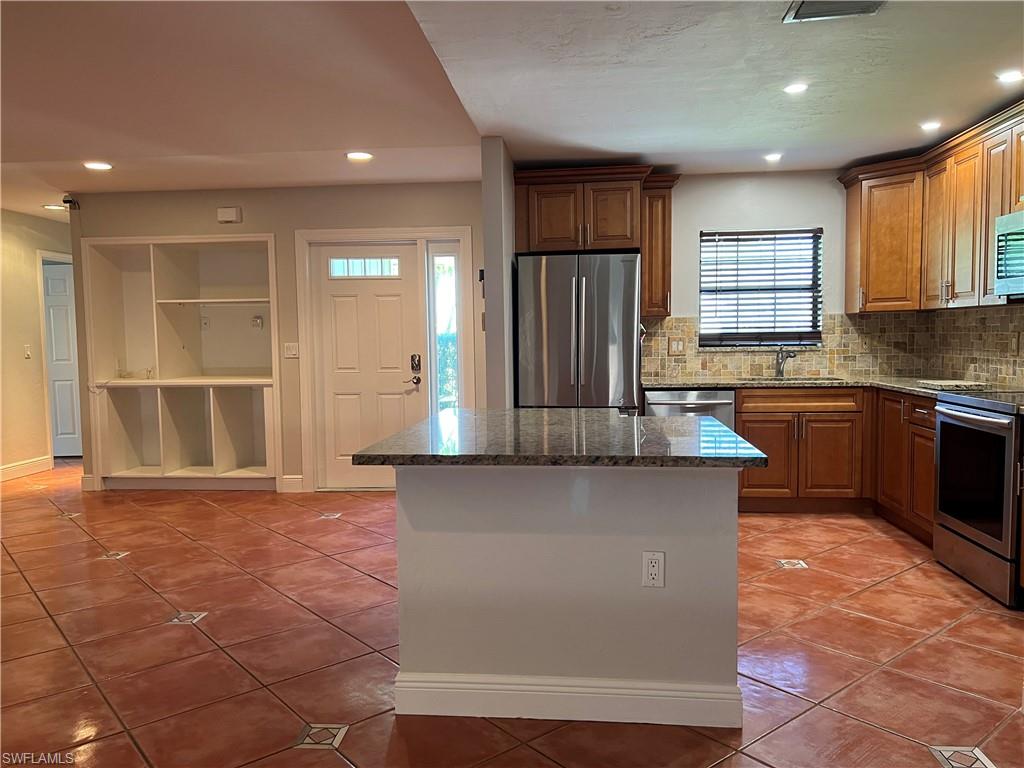 4724 32nd AVE SW, NAPLES