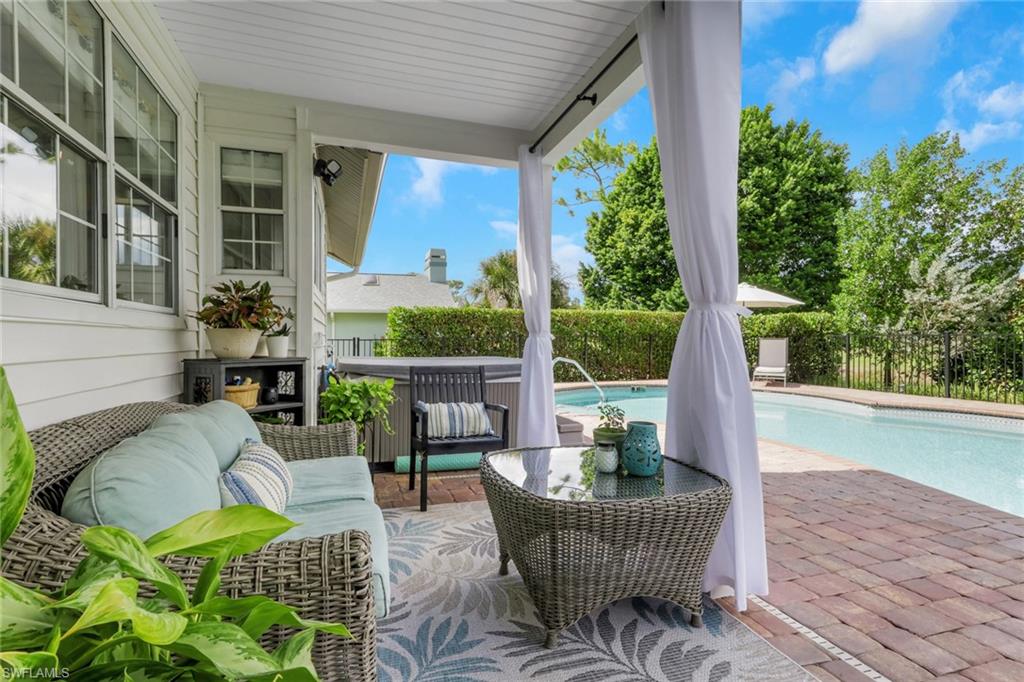 6555 Willow Lake CIR, FORT MYERS
