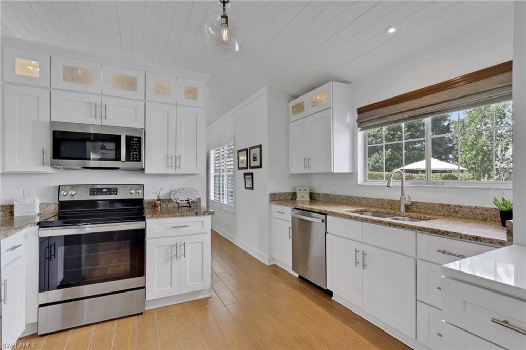 6555 Willow Lake CIR, FORT MYERS