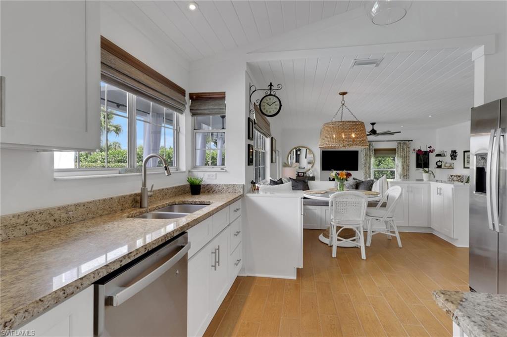 6555 Willow Lake CIR, FORT MYERS