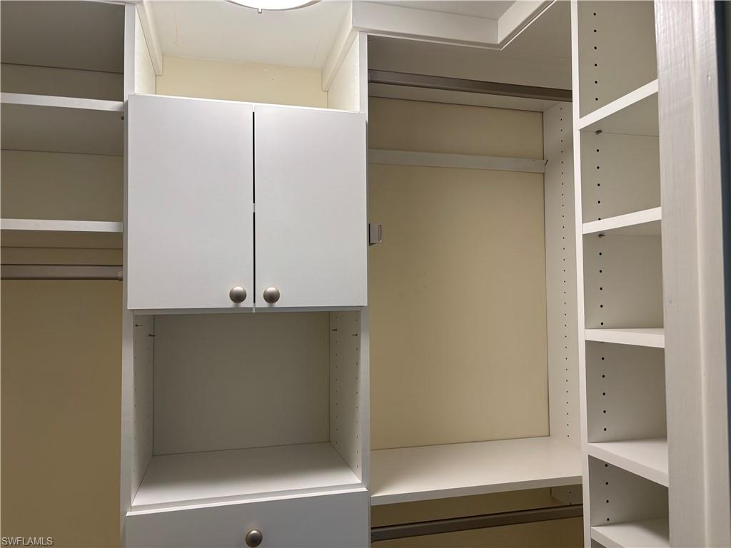 900 8th AVE S # 305, NAPLES Unit: 305