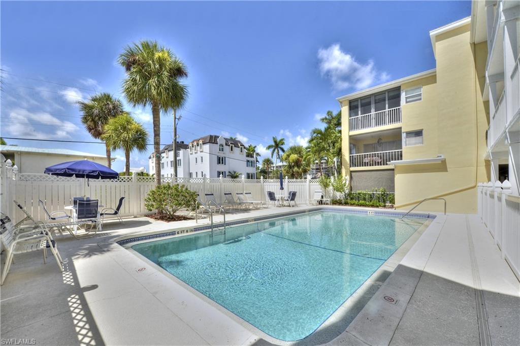 900 8th AVE S # 305, NAPLES Unit: 305