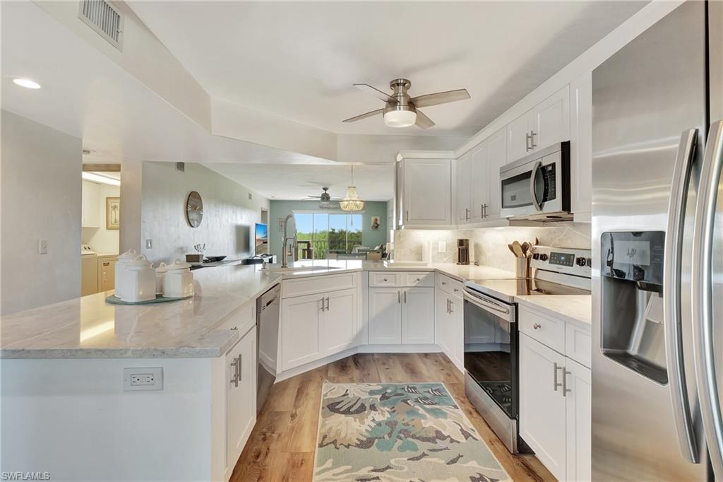 300 Horse Creek DR # 205, NAPLES Unit: 205