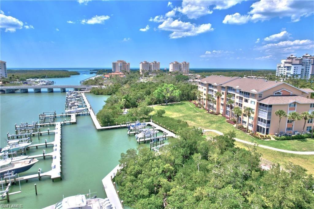 300 Horse Creek DR # 205, NAPLES Unit: 205