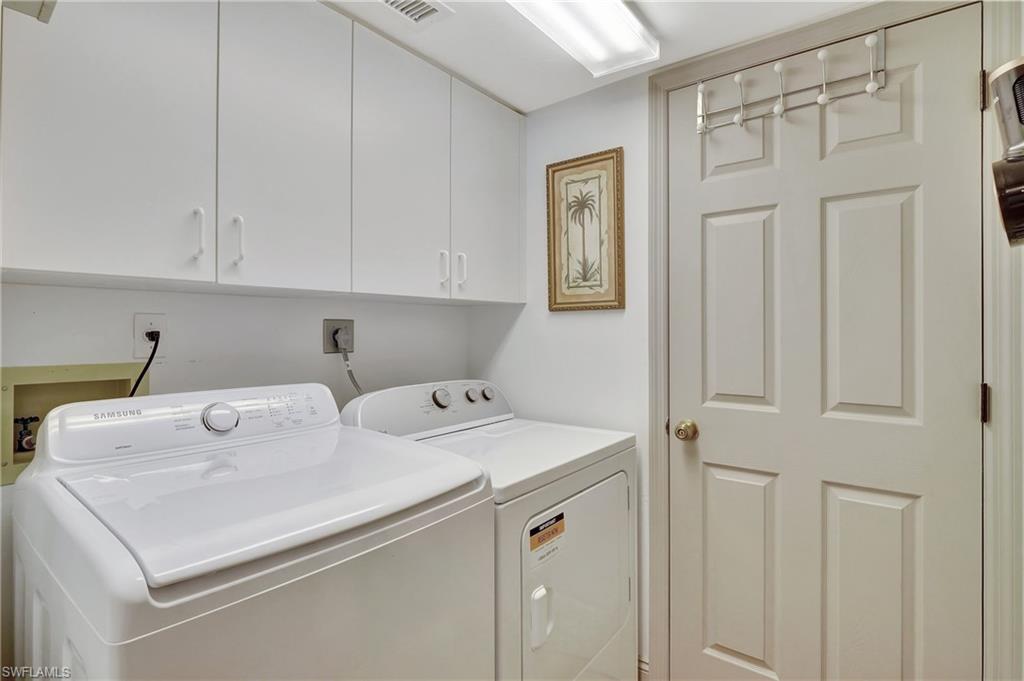 300 Horse Creek DR # 205, NAPLES Unit: 205