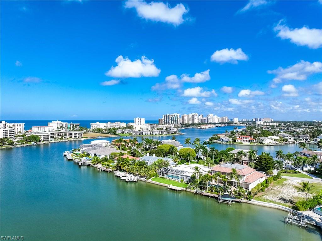 383 Harbour DR # 309