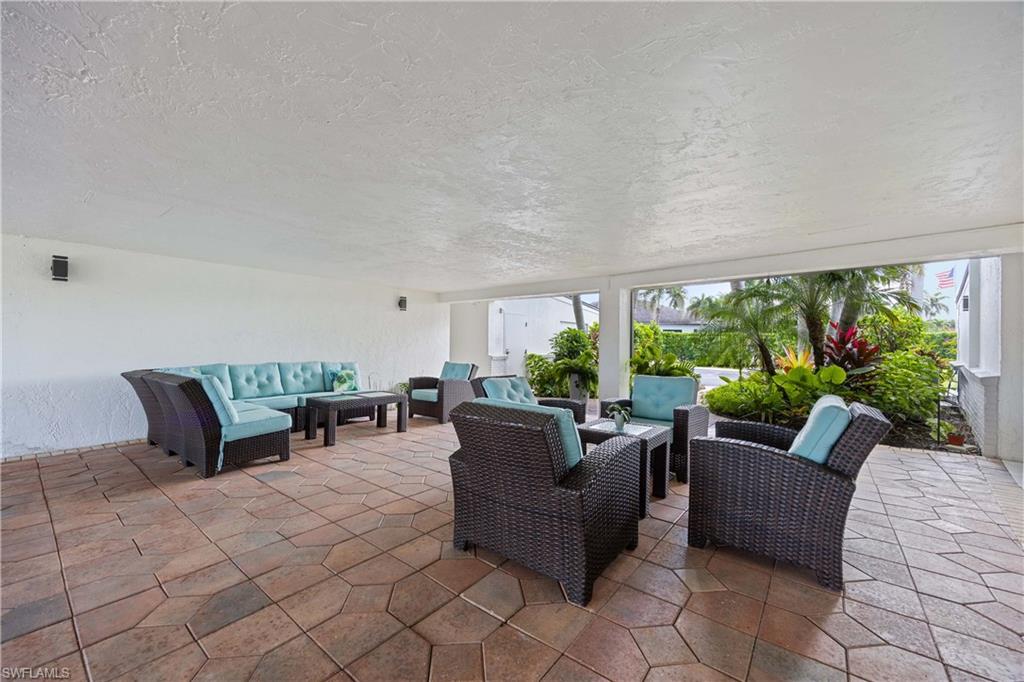 383 Harbour DR # 309