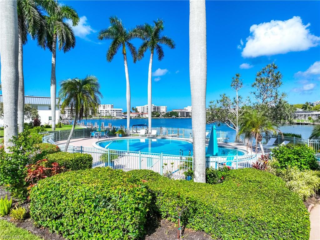 383 Harbour DR # 309