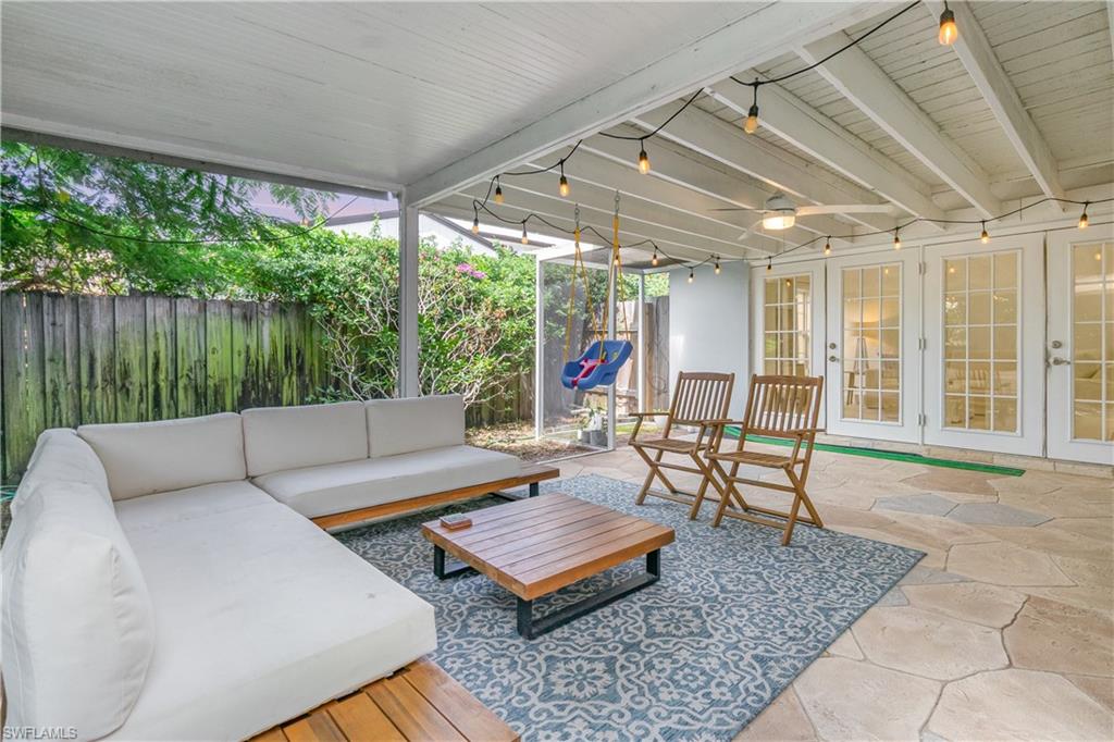 1320 Lake Shore DR, NAPLES