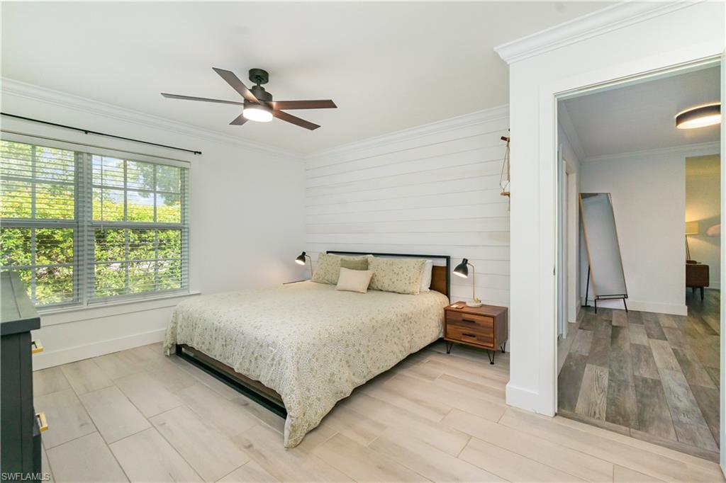 1320 Lake Shore DR, NAPLES