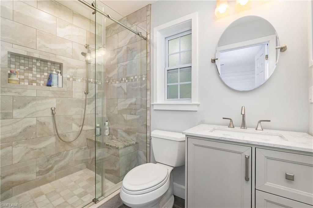 1320 Lake Shore DR, NAPLES