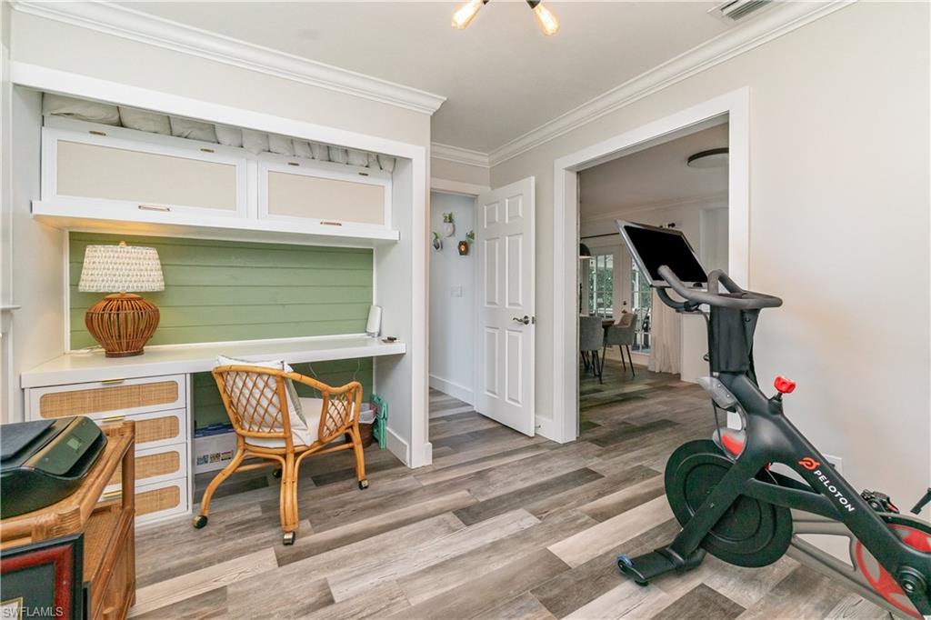 1320 Lake Shore DR, NAPLES