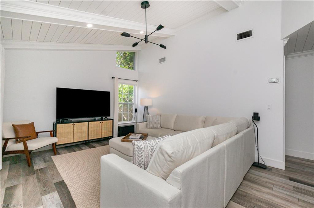 1320 Lake Shore DR, NAPLES