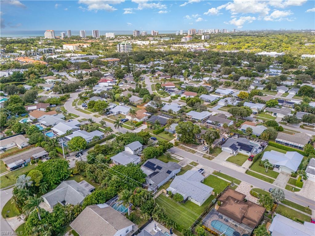 1320 Lake Shore DR, NAPLES