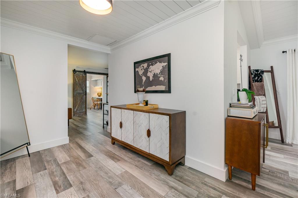 1320 Lake Shore DR, NAPLES