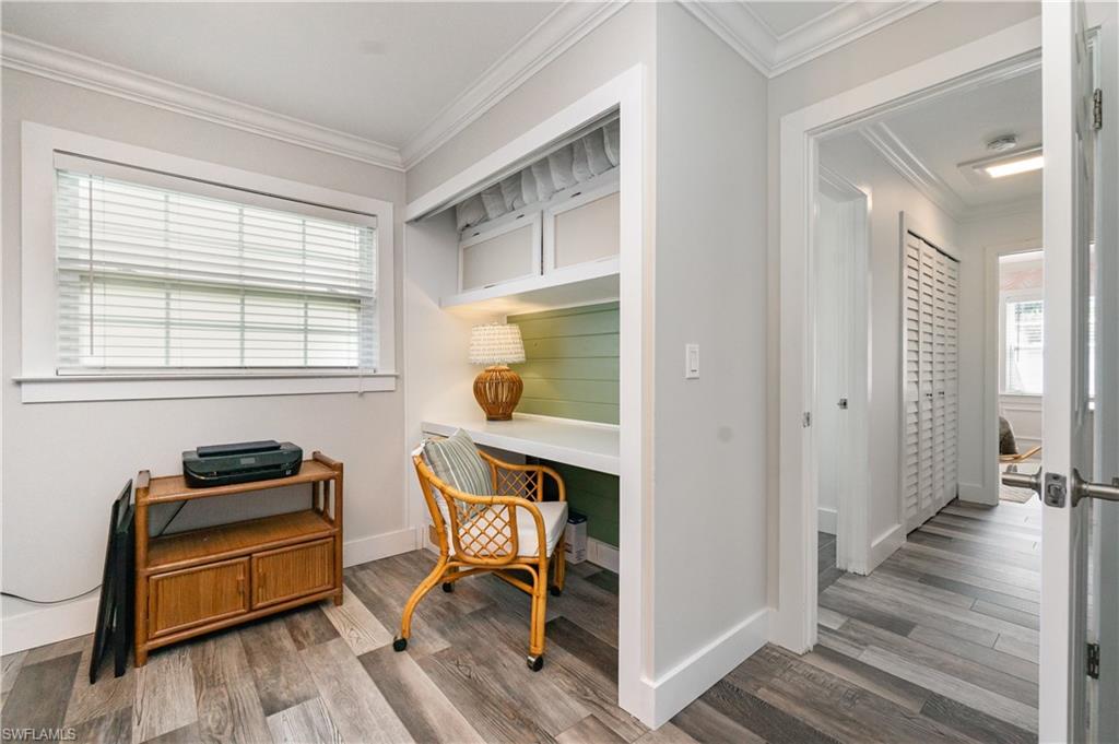 1320 Lake Shore DR, NAPLES