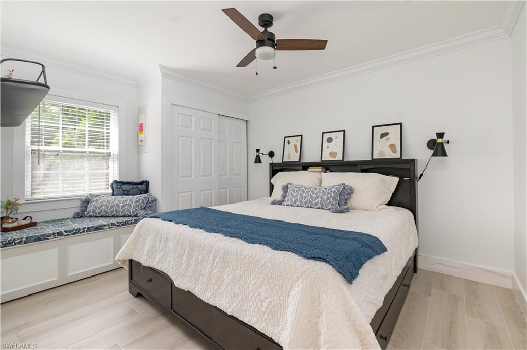 1320 Lake Shore DR, NAPLES