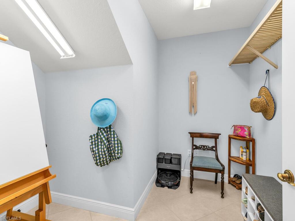 7873 Hawthorne DR # 202, NAPLES Unit: 202