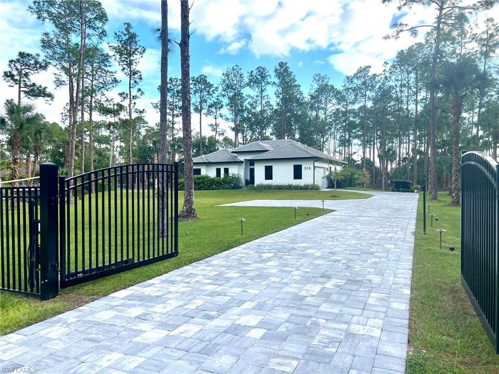 510 12th AVE NE, NAPLES