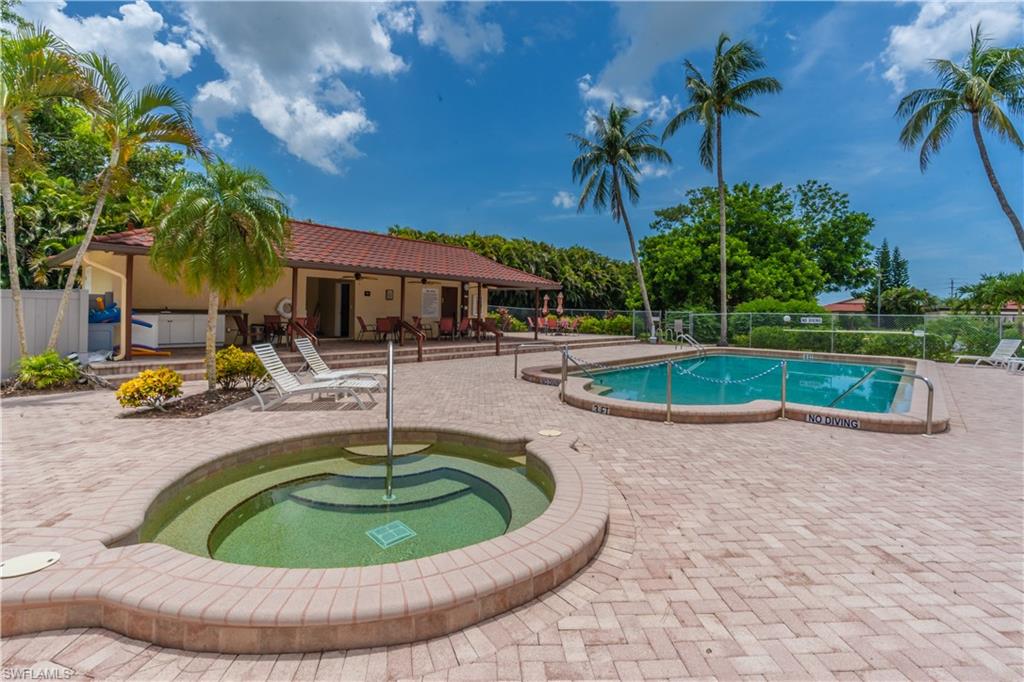 2069 Pine Isle LN # 2069, NAPLES Unit: 2069