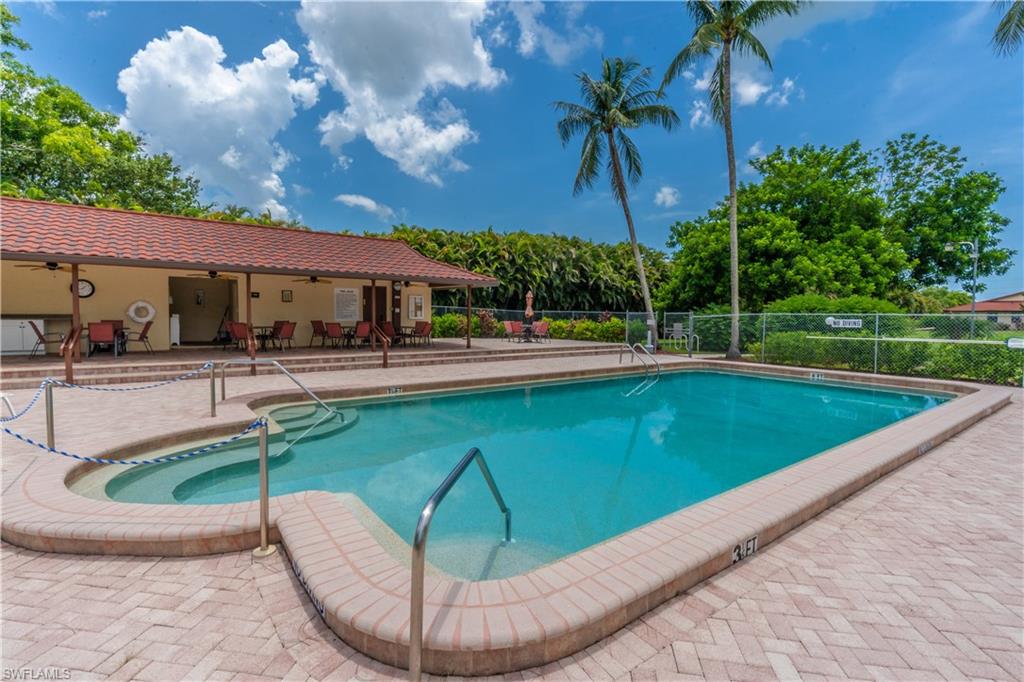 2069 Pine Isle LN # 2069, NAPLES Unit: 2069