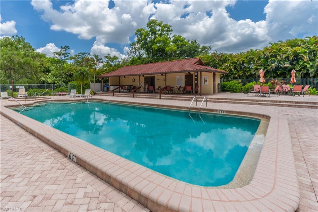 2069 Pine Isle LN # 2069, NAPLES Unit: 2069