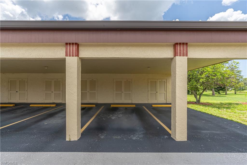 2069 Pine Isle LN # 2069, NAPLES Unit: 2069