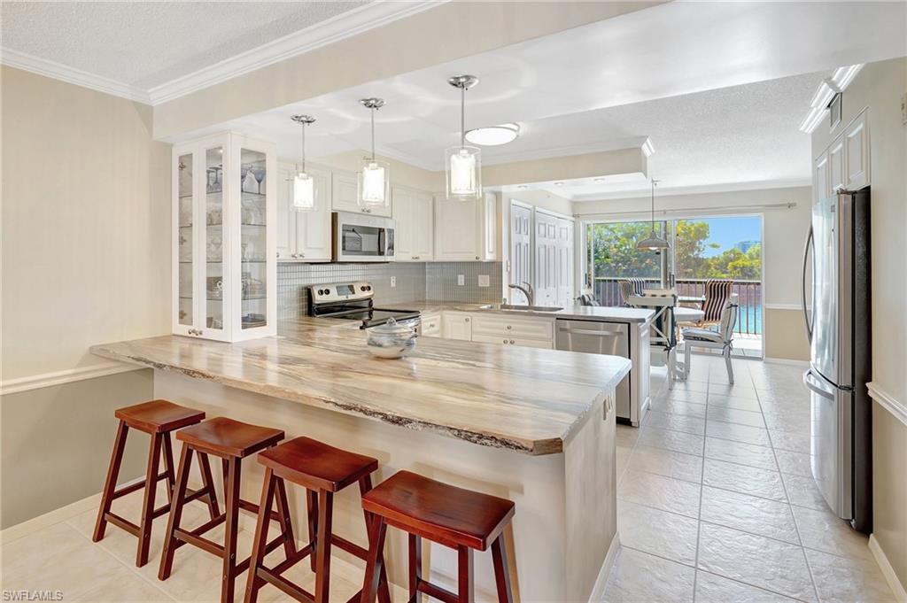 575 Club Side DR # 202 Unit: 4-202