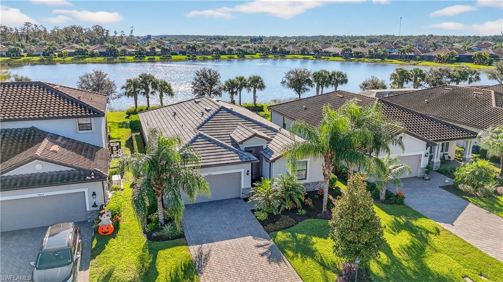 19821 Bittersweet LN, ESTERO