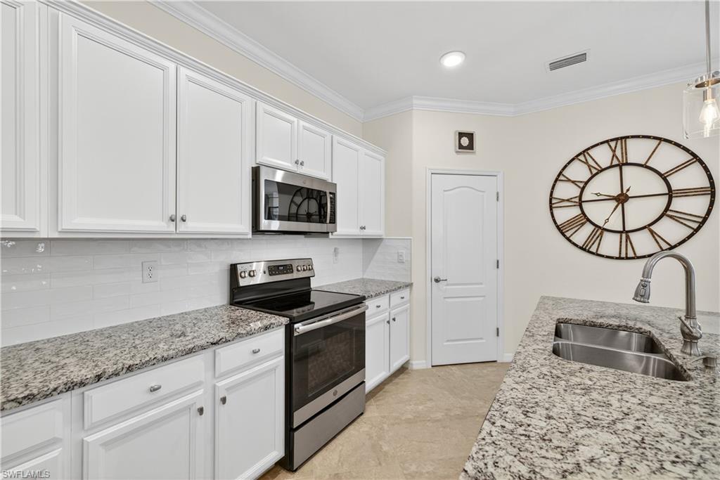 19821 Bittersweet LN, ESTERO