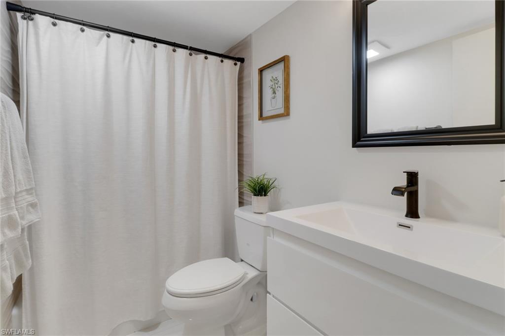 15450 Cedarwood LN # 103, NAPLES Unit: 103