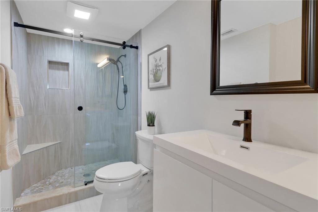 15450 Cedarwood LN # 103, NAPLES Unit: 103