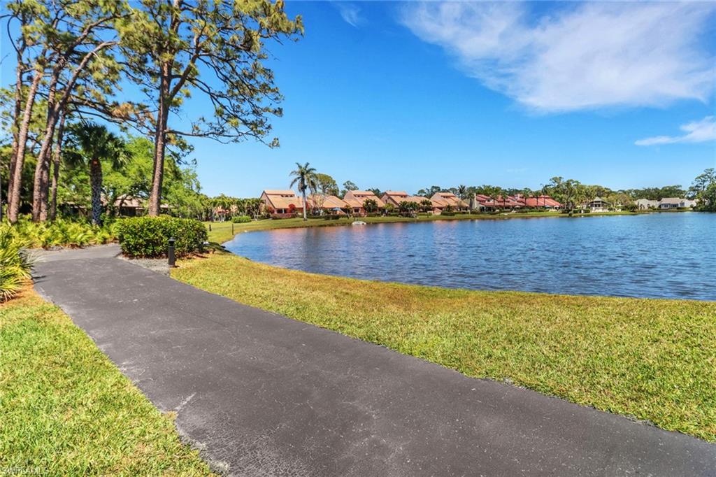 15450 Cedarwood LN # 103, NAPLES Unit: 103