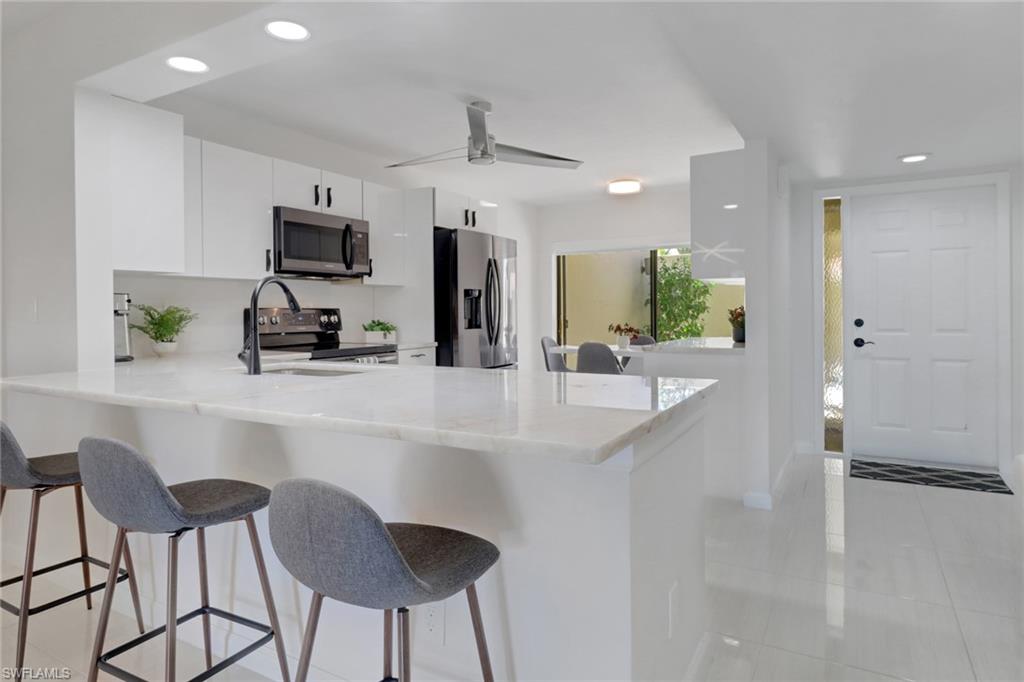 15450 Cedarwood LN # 103, NAPLES Unit: 103