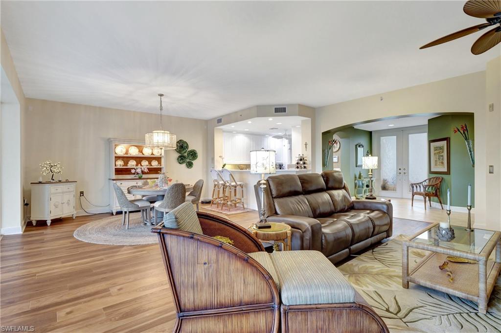 720 Waterford DR # 302, NAPLES Unit: 302