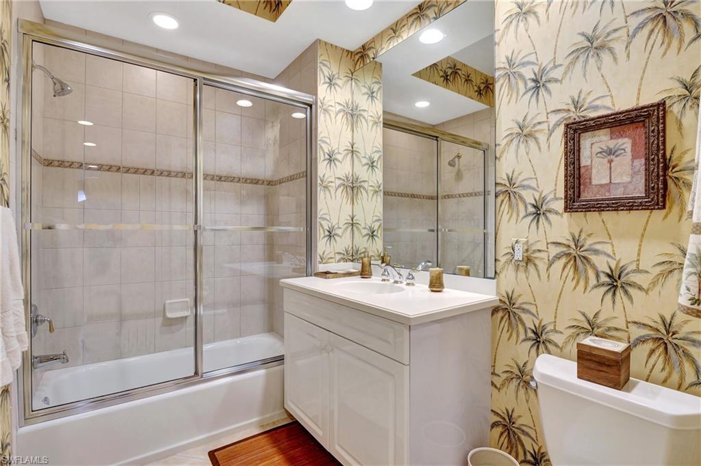 720 Waterford DR # 302, NAPLES Unit: 302