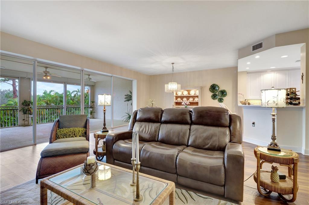 720 Waterford DR # 302, NAPLES Unit: 302